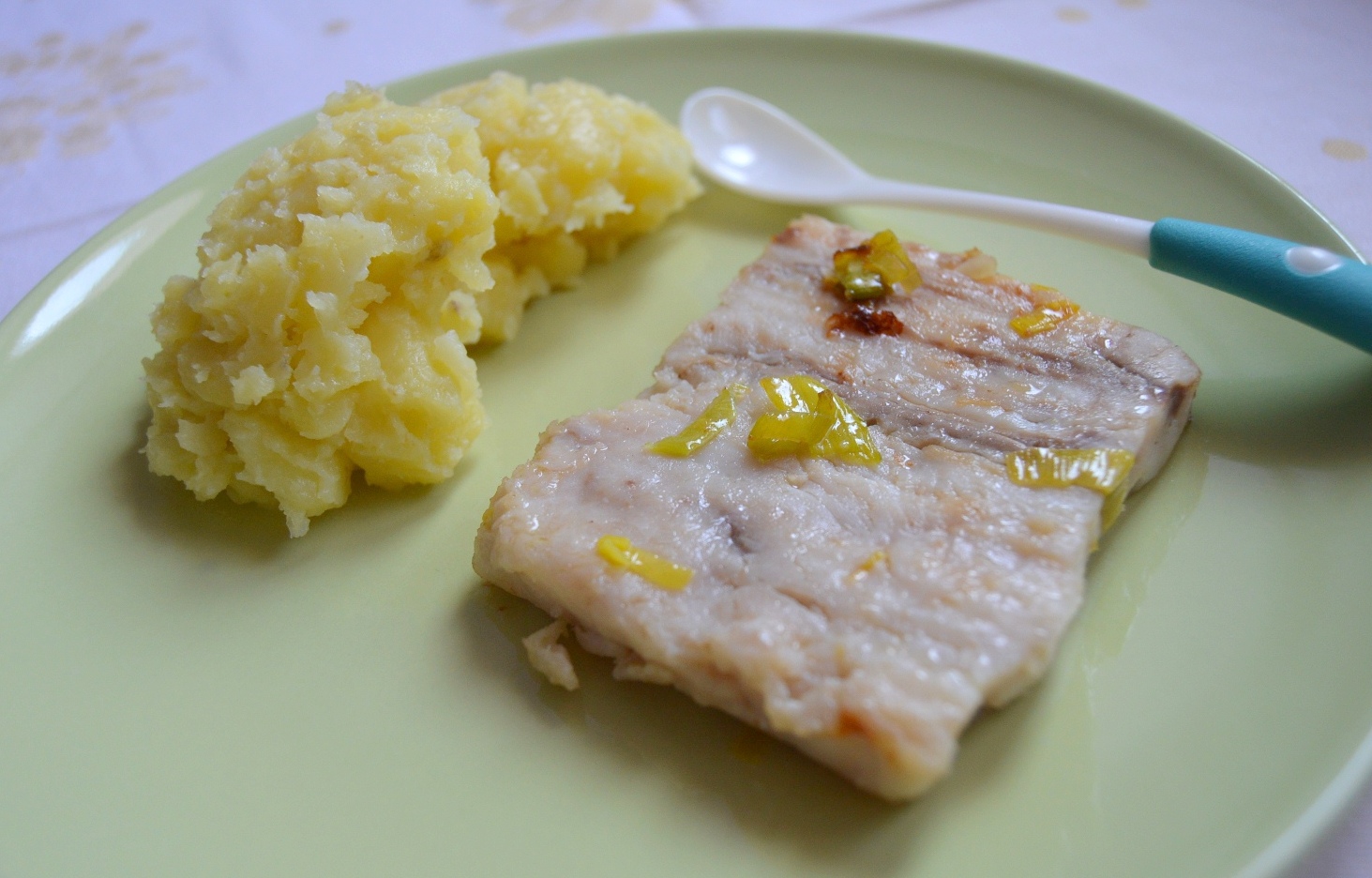 Rybí filé se šťouchanými brambory - dětské menu
