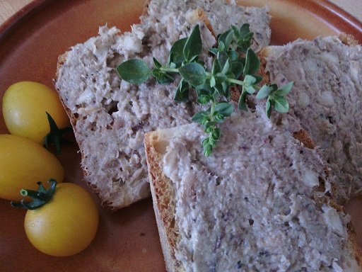 Sardinková pomazánka se sušeným oreganem